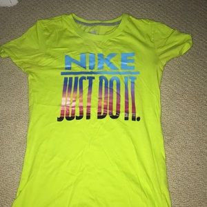 NIKE SLIM FIT TEE